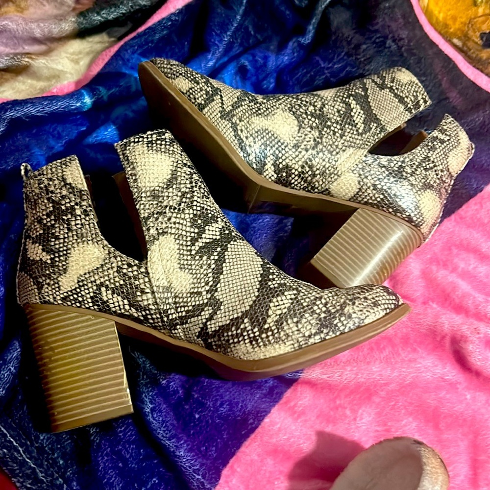 Snake skin boots- size 10